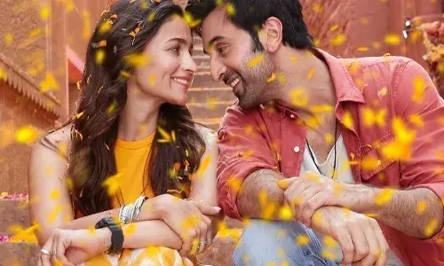 Valentine Week: शादी के बाद पहला वैलेंटाइन वीक मनाने के लिए तैयार हैं ये सितारे, कपल पर चढ़ेगा प्यार का रंग Valentine Week: शादी के बाद पहला वैलेंटाइन वीक मनाने के लिए तैयार हैं ये सितारे, कपल पर चढ़ेगा प्यार का रंग