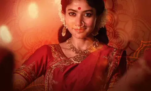 नितेश तिवारी की अपकमिंग फिल्म रामायण से साई पल्लवी के बाहर होने की खबरें सामने आ रही हैं। फिल्म में अब इस एक्ट्रेस की एंट्री पक्की मानी जा रही है। नितेश तिवारी की अपकमिंग फिल्म रामायण से साई पल्लवी के बाहर होने की खबरें सामने आ रही हैं। फिल्म में अब इस एक्ट्रेस की एंट्री पक्की मानी जा रही है।