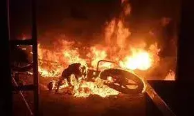 Uttarakhand:बाप-बेटे समेत छह की मौत, 300 से अधिक पुलिसकर्मी और निगमकर्मी घायल   हल्द्वानी हिंसा में Uttarakhand:बाप-बेटे समेत छह की मौत, 300 से अधिक पुलिसकर्मी और निगमकर्मी घायल   हल्द्वानी हिंसा में