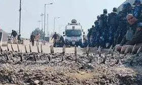 पंजाब सीमा पर त्रिस्तरीय सुरक्षा, BSF व RAF की 50 कंपनियां तैनात, 15 जिलों में धारा 144 लागू पंजाब सीमा पर त्रिस्तरीय सुरक्षा, BSF व RAF की 50 कंपनियां तैनात, 15 जिलों में धारा 144 लागू