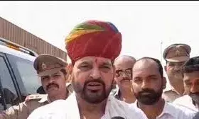 विवादों में रहे बृजभूषण शरण सिंह के बेटे करनभूषण बने उप्र कुश्ती संघ के अध्यक्ष, नई कमेटी हुई गठित विवादों में रहे बृजभूषण शरण सिंह के बेटे करनभूषण बने उप्र कुश्ती संघ के अध्यक्ष, नई कमेटी हुई गठित