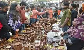 सप्ताहांत पर गुलजार हुआ सूरजकुंड मेला, एक लाख लोग पहुंचे; भीड़ के कारण लगा जाम; देखें तस्वीरें सप्ताहांत पर गुलजार हुआ सूरजकुंड मेला, एक लाख लोग पहुंचे; भीड़ के कारण लगा जाम; देखें तस्वीरें