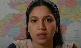 Bhakshak: भक्षकों की मौजूदगी पर भूमि ने जताई चिंता, इंटरव्यू में अपने सवाल से की समाज पर चोट Bhakshak: भक्षकों की मौजूदगी पर भूमि ने जताई चिंता, इंटरव्यू में अपने सवाल से की समाज पर चोट