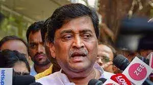 Maharashtra:भाजपा में शामिल  पूर्व सीएम अशोक चव्हाण , डिप्टी सीएम देवेंद्र फडणवीस ने करायी पार्टी में एंट्री