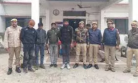 पकड़े गए गो तस्करों को छुड़ाने पहुंचे हिंदू संगठन के लोग, थाने में की तोड़फोड़, 50 पर रिपोर्ट दर्ज