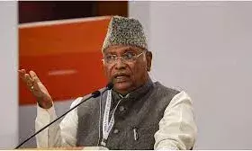 देश में बहु-दलीय व्यवस्था खतरे में, बैंक खाते सीज होने पर खरगे का सड़क पर उतरने का एलान देश में बहु-दलीय व्यवस्था खतरे में, बैंक खाते सीज होने पर खरगे का सड़क पर उतरने का एलान