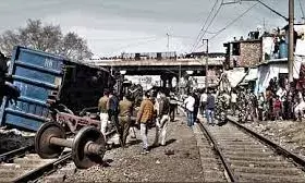 मालगाड़ी की रफ्तार भी नहीं थी अधिक, फिर कैसे पलटीं बोगियां मालगाड़ी की रफ्तार भी नहीं थी अधिक, फिर कैसे पलटीं बोगियां