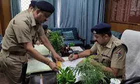 नशा मुक्ति केंद्रों में एक कमरे में ठूसे थे मरीज, एएनटीएफ की टीम पहुंची अचानक...दिखा ऐसा हाल नशा मुक्ति केंद्रों में एक कमरे में ठूसे थे मरीज, एएनटीएफ की टीम पहुंची अचानक...दिखा ऐसा हाल