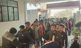 पहली पाली की परीक्षा जारी, चेकिंग और बायोमिट्रिक के बाद मिला प्रवेश