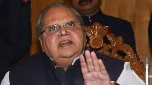 सीबीआई का जम्मू-कश्मीर के पूर्व राज्यपाल मलिक के परिसरों समेत 30 से ज्यादा से ठिकानों पर छापा सीबीआई का जम्मू-कश्मीर के पूर्व राज्यपाल मलिक के परिसरों समेत 30 से ज्यादा से ठिकानों पर छापा