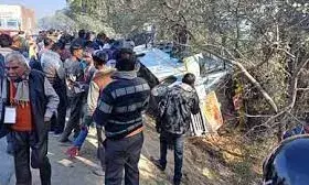 रामलला के दर्शन करने अयोध्या जा रहे भाजपा कार्यकर्ताओं की बस पलटी, 15 से अधिक घायल