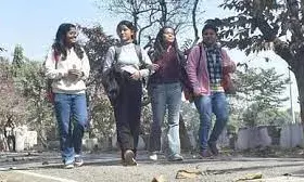 अब तीन दिनों तक निकलेगी चमकीली धूप, 27 से फिर से शुरू हो सकता है बूंदाबांदी का दौर अब तीन दिनों तक निकलेगी चमकीली धूप, 27 से फिर से शुरू हो सकता है बूंदाबांदी का दौर