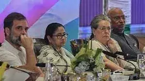 टीएमसी के सभी 42 सीटों पर लड़ने के एलान पर कांग्रेस बोली- हमारे दरवाजे अभी भी खुले, भाजपा को हराना मकसद टीएमसी के सभी 42 सीटों पर लड़ने के एलान पर कांग्रेस बोली- हमारे दरवाजे अभी भी खुले, भाजपा को हराना मकसद