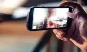 ट्यूशन से लौट रही छात्रा का किया अपहरण, कपड़े उतार कर बनाई अश्लील वीडियो; पुलिस ने 3 आरोपियों को दबोचा ट्यूशन से लौट रही छात्रा का किया अपहरण, कपड़े उतार कर बनाई अश्लील वीडियो; पुलिस ने 3 आरोपियों को दबोचा