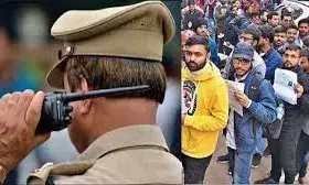 बलिया का नीरज गिरफ्तार, कोर्ट में किया गया पेश, मथुरा के उपाध्याय ने भेजे थे सवाल-जवाब बलिया का नीरज गिरफ्तार, कोर्ट में किया गया पेश, मथुरा के उपाध्याय ने भेजे थे सवाल-जवाब