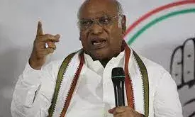 संविधान बदलने का किया जा रहा प्रयास, कांग्रेस अध्यक्ष खरगे बोले- आने वाले दिनों में देश में होगी तानाशाही संविधान बदलने का किया जा रहा प्रयास, कांग्रेस अध्यक्ष खरगे बोले- आने वाले दिनों में देश में होगी तानाशाही