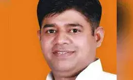 बसपा से निष्कासित इस बड़े नेता ने थामा सपा का दामन, अखिलेश यादव ने दिलाई सदस्यता बसपा से निष्कासित इस बड़े नेता ने थामा सपा का दामन, अखिलेश यादव ने दिलाई सदस्यता