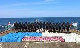 समुद्री सीमा से ड्रग्स की अब तक की सबसे बड़ी जब्ती, संदिग्ध पाकिस्तानी-ईरानी नागरिक गिरफ्तार