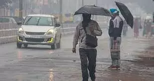 यूपी के कई इलाकों में बारिश के साथ ओले गिरने के आसार, तीन मार्च तक ऐसा ही रहेगा मौसम यूपी के कई इलाकों में बारिश के साथ ओले गिरने के आसार, तीन मार्च तक ऐसा ही रहेगा मौसम