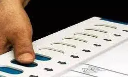 आम चुनाव के लिए खास तैयारी, चार गुना बढ़े संवेदनशील बूथ, सोशल मीडिया पर कड़ी निगरानी आम चुनाव के लिए खास तैयारी, चार गुना बढ़े संवेदनशील बूथ, सोशल मीडिया पर कड़ी निगरानी