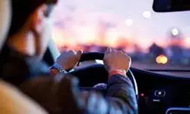 कैब में बैठाया फिर कुछ दूर चलते ही लूटपाट की, खाते से भी रुपये ट्रांसफर करवाए