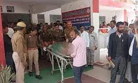 मुकदमा न दर्ज किए जाने से आहत दुष्कर्म पीड़िता ने अपने ऊपर डाला मिट्टी का तेल मुकदमा न दर्ज किए जाने से आहत दुष्कर्म पीड़िता ने अपने ऊपर डाला मिट्टी का तेल