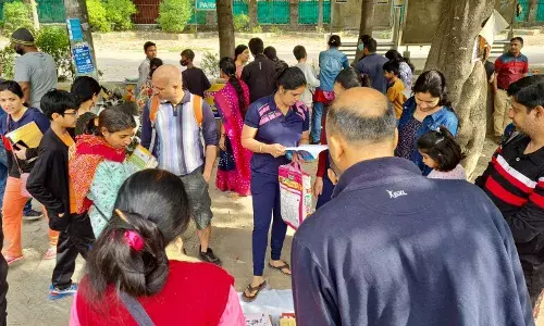 इंदिरापुरम में निशुल्क पुस्तक एक्सचेंज का आयोजन