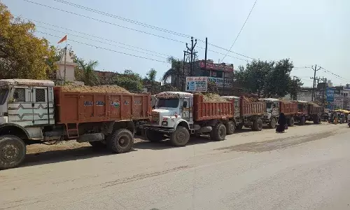 प्रशासन की टीम ने की मिट्टी खनन पर कार्रवाई