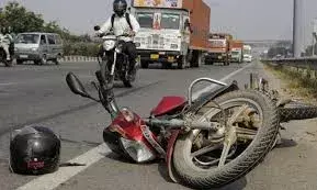 तेज रफ्तार वाहन ने सास और दामाद को कुचला, बाइक पर सवार थे दोनों; मरने से पहले राजवती ने बताया एक सुराग तेज रफ्तार वाहन ने सास और दामाद को कुचला, बाइक पर सवार थे दोनों; मरने से पहले राजवती ने बताया एक सुराग