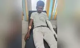 चार्जिंग पर लगा मोबाइल फटा, तेज धमाके के साथ कमरे में लगी आग, चार बच्चों की मौत, पति-पत्नी घायल चार्जिंग पर लगा मोबाइल फटा, तेज धमाके के साथ कमरे में लगी आग, चार बच्चों की मौत, पति-पत्नी घायल