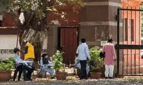 वोटों की गिनती जारी, कई सेंटरों में ABVP आगे, लैंग्वेज स्कूल की मतगणना से साफ होगी तस्वीर