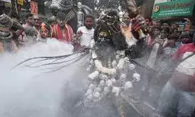 उत्तराखंड में यहां भक्तों ने खेली भस्म की होली, जयकारों से गूंजी भोलेनाथ की नगरी उत्तराखंड में यहां भक्तों ने खेली भस्म की होली, जयकारों से गूंजी भोलेनाथ की नगरी