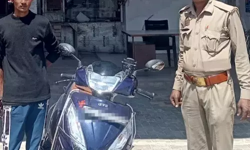 पुलिस ने चेकिंग के दौरान वाहन चोर गिरफ्तार किया