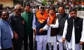 कांग्रेस ने उत्तराखंड के भरोसे छोड़ा चुनाव, नामांकन में नहीं पहुंचे केंद्रीय नेता