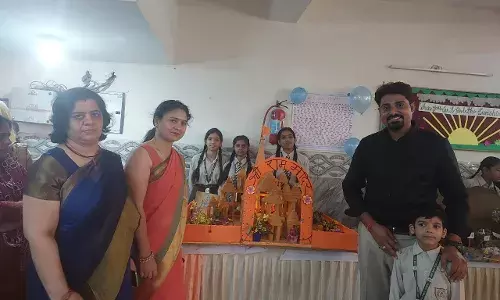 विज्ञान प्रदर्शनी में छात्रों ने विभिन्न प्रकार के मॉडल प्रदर्शित किए