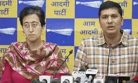 कैलाश गहलोत को ईडी के समन पर भड़की आप, आतिशी बोलीं- कल को हमारी भी हो सकती है गिरफ्तारी कैलाश गहलोत को ईडी के समन पर भड़की आप, आतिशी बोलीं- कल को हमारी भी हो सकती है गिरफ्तारी