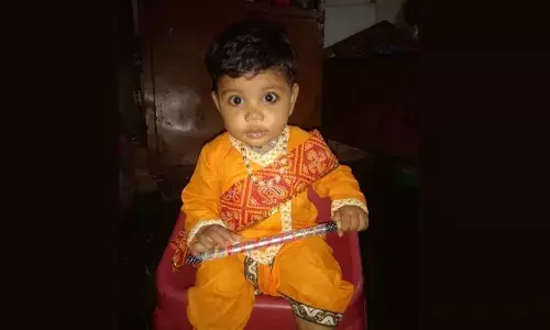 डेढ़ साल के मासूम ने पानी समझ के थिनर पिया, अस्पताल में मौत हुई