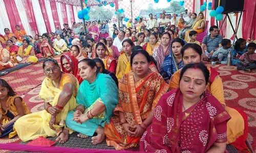 श्री कृष्ण की बाल लीलाओं का वर्णन और गोवर्धन पर्वत का मनोरम प्रसंग सुनाए