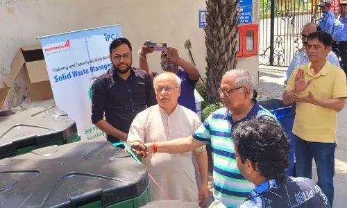 सफाई लेबर अब नहीं लेंगे मिश्रित कूड़ा, गीतांजलि सोसायटी में कूड़ों के लिए नि:शुल्क सॉलिड वेस्ट मैनेजमेंट सिस्टम शुरू सफाई लेबर अब नहीं लेंगे मिश्रित कूड़ा, गीतांजलि सोसायटी में कूड़ों के लिए नि:शुल्क सॉलिड वेस्ट मैनेजमेंट सिस्टम शुरू