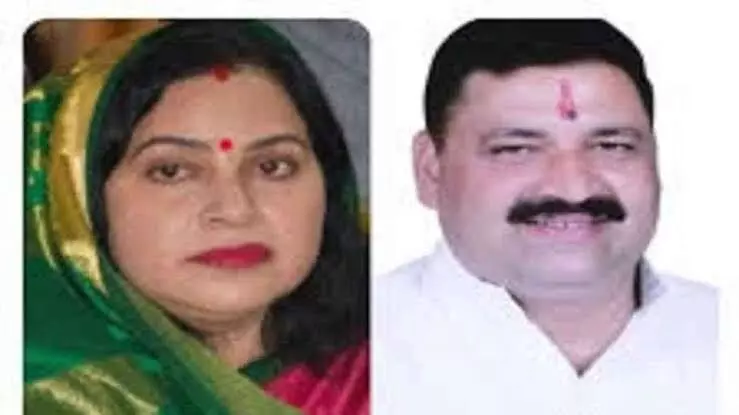 लोकसभा चुनाव से पहले कांग्रेस को झटका, गंगवार दंपती ने पार्टी को कहा बाय-बाय लोकसभा चुनाव से पहले कांग्रेस को झटका, गंगवार दंपती ने पार्टी को कहा बाय-बाय