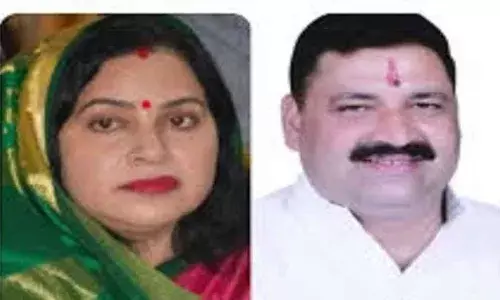 लोकसभा चुनाव से पहले कांग्रेस को झटका, गंगवार दंपती ने पार्टी को कहा बाय-बाय