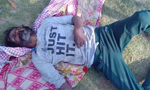 गाजियाबाद से दर्द भरी खबर! भूख और बीमारी से एक शख्स की मौत गाजियाबाद से दर्द भरी खबर! भूख और बीमारी से एक शख्स की मौत