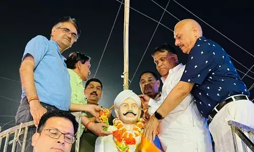 दीप जलाकर मंगल पांडेय की 167वीं शहादत को किया याद