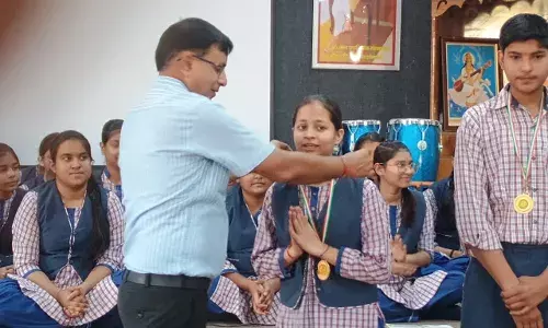 शूटिंग प्रतियोगिता में विजेता छात्रों को सम्मानित किया