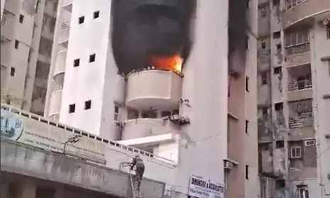 इंदिरापुरम की जयपुरिया ग्रीन सनराइज सोसायटी में लगी भीषण आग, जल गया लाखों रुपयों का सामान इंदिरापुरम की जयपुरिया ग्रीन सनराइज सोसायटी में लगी भीषण आग, जल गया लाखों रुपयों का सामान