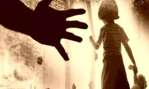 शराब के नशे में पिता ने 9 साल की बच्ची से किया दुष्कर्म की कोशिश, मां ने कराई रिपोर्ट शराब के नशे में पिता ने 9 साल की बच्ची से किया दुष्कर्म की कोशिश, मां ने कराई रिपोर्ट