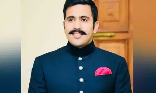 कांग्रेस ने कंगना के खिलाफ उतारा पूर्व सीएम के बेटे विक्रमादित्य को, मंडी से देंगे चुनौती कांग्रेस ने कंगना के खिलाफ उतारा पूर्व सीएम के बेटे विक्रमादित्य को, मंडी से देंगे चुनौती