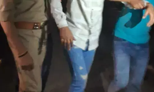 गाजियाबाद के शालीमार गार्डन में मुठभेड़, बदमाश को लगी पुलिस की गोली, साथी फरार गाजियाबाद के शालीमार गार्डन में मुठभेड़, बदमाश को लगी पुलिस की गोली, साथी फरार