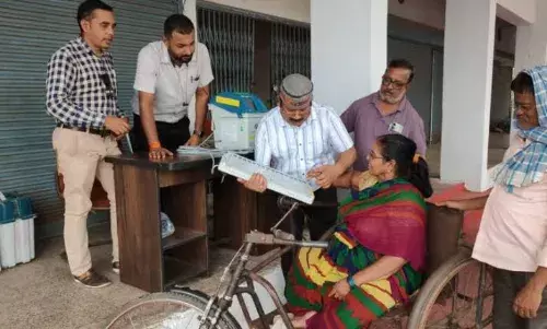 गाजियाबाद में 16 अप्रैल को होगा मतदान शुरू, दिव्यांग और सीनियर सिटीजन के वोट डाले जायेंगे गाजियाबाद में 16 अप्रैल को होगा मतदान शुरू, दिव्यांग और सीनियर सिटीजन के वोट डाले जायेंगे