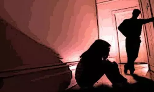 कराटे टीचर ने शादी का झांसा देकर नाबालिग का किया शारीरिक शोषण कराटे टीचर ने शादी का झांसा देकर नाबालिग का किया शारीरिक शोषण